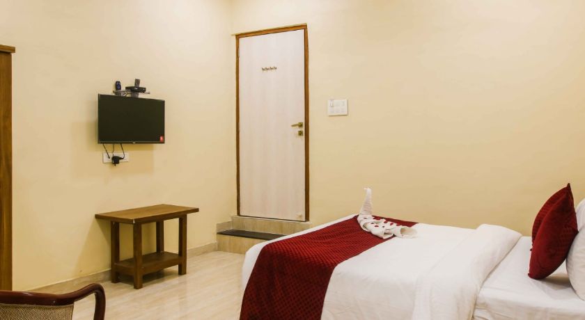 Hotel Golden Lake in Mumbai