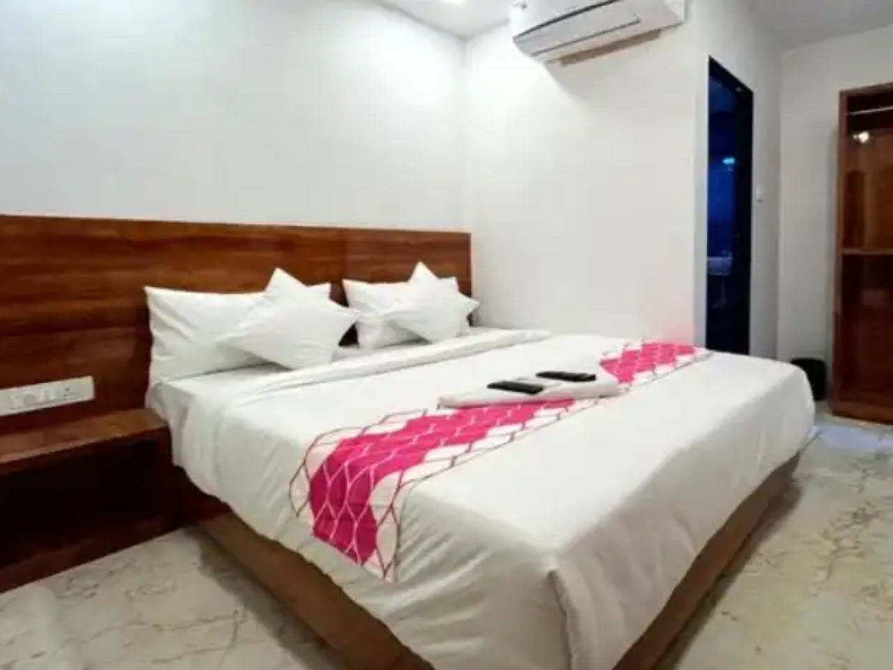 Hotel Delmond Prime in Mumbai