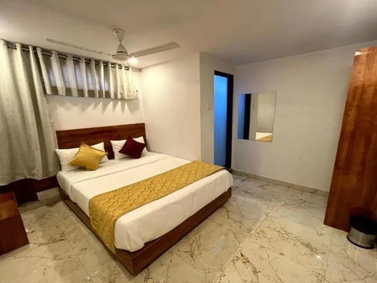 Hotel Delmond Prime in Mumbai