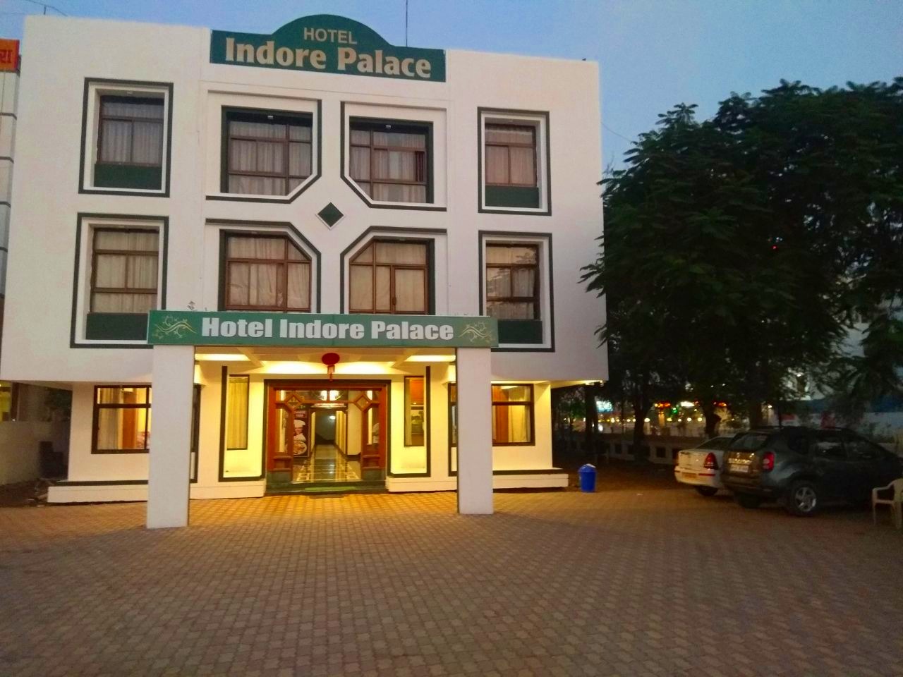 Hotel Indore Palace in Shirdi