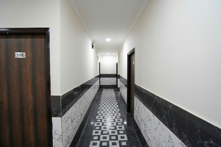 Hotel Midtown in Palwal