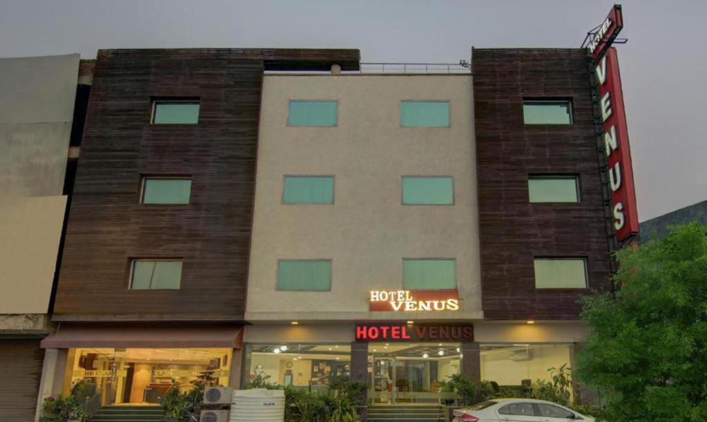 Hotel Venus Plaza in Delhi
