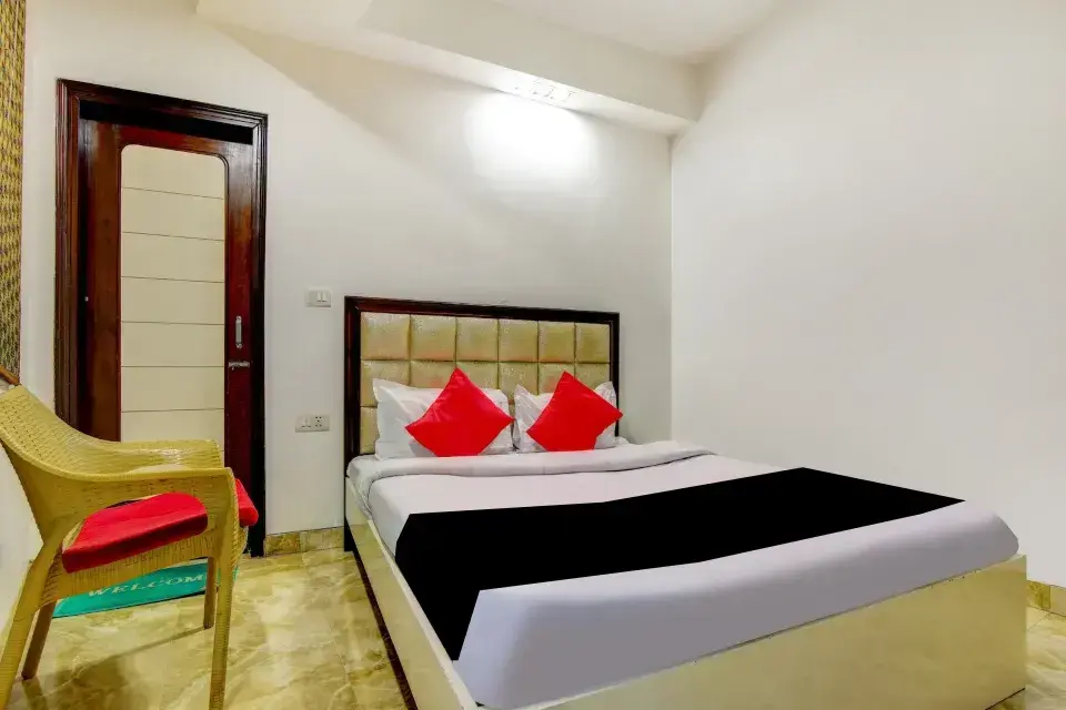 Hotel Nancy Deluxe in Delhi