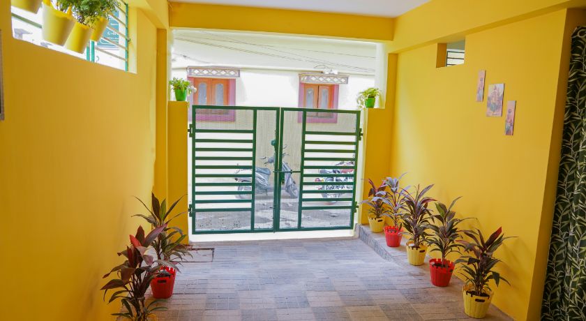 Hotel Yellow Bells in Hyderabad