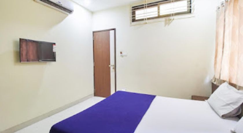 Hotel J K palace in Shirdi