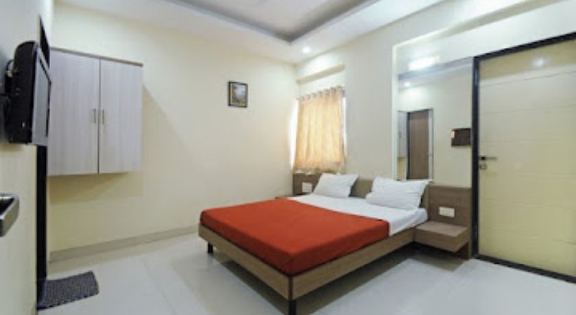 Hotel J K palace in Shirdi