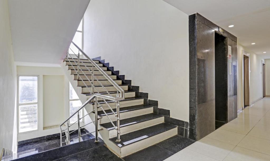 Hotel Saanvi Paradise in Bhopal