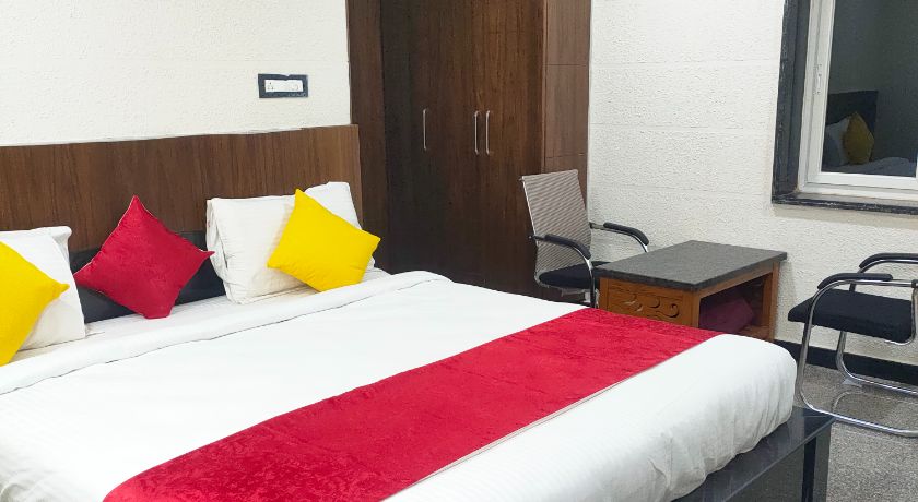 New Maruthi Inn, LB Nagar in Hyderabad