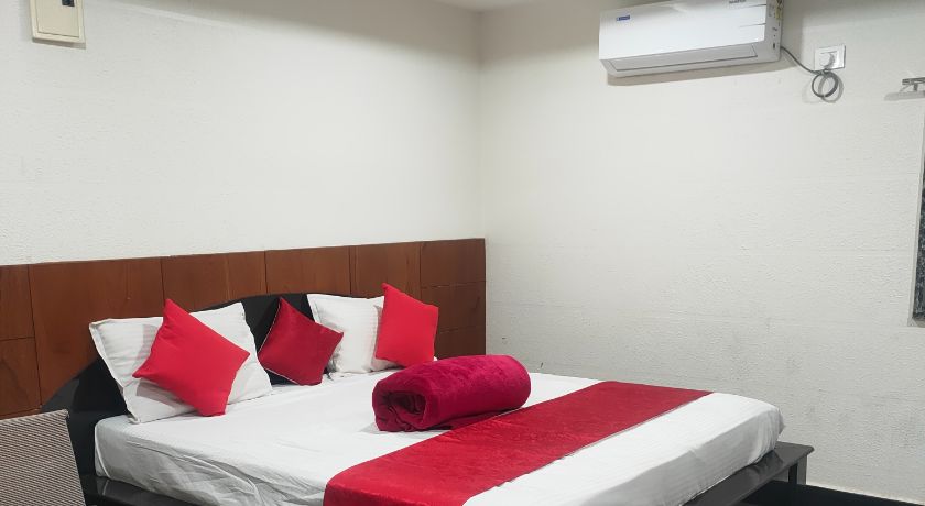 New Maruthi Inn, LB Nagar in Hyderabad