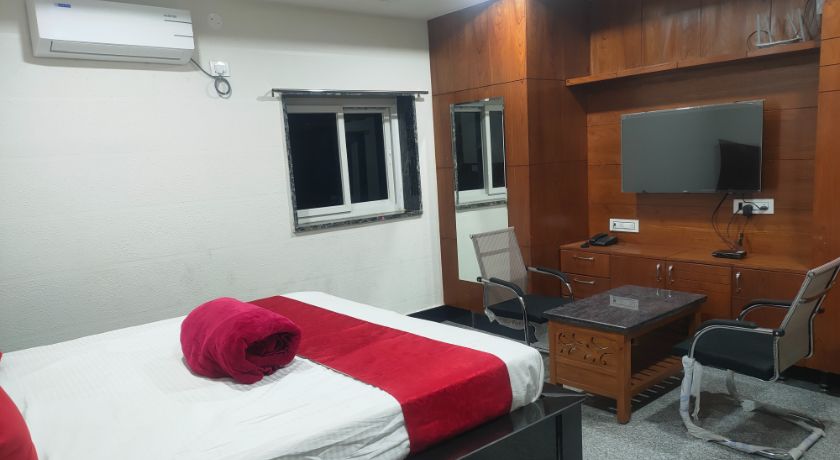 New Maruthi Inn, LB Nagar in Hyderabad