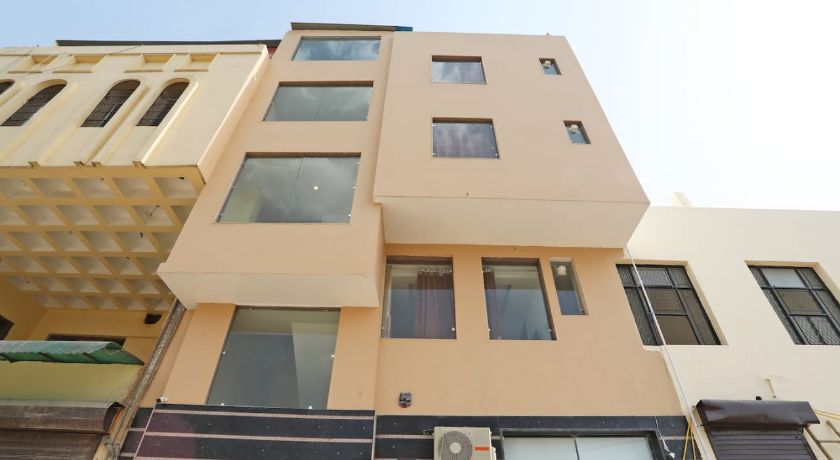 Hotel All In One in Delhi