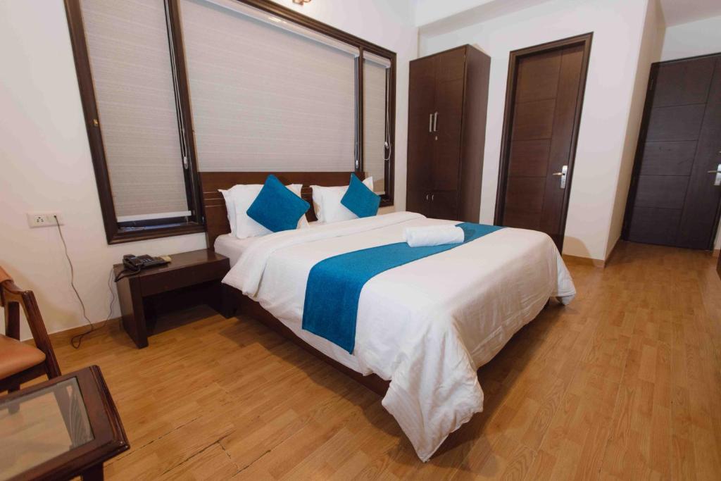 Hotel Plaza Residency in Gurgaon