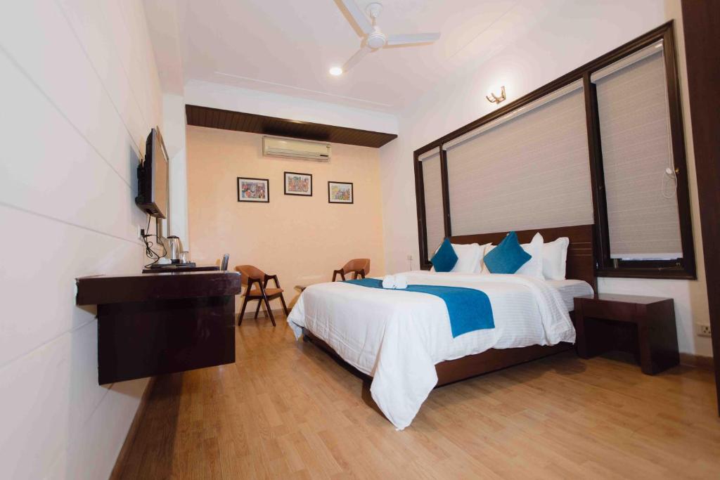 Hotel Plaza Residency in Gurgaon