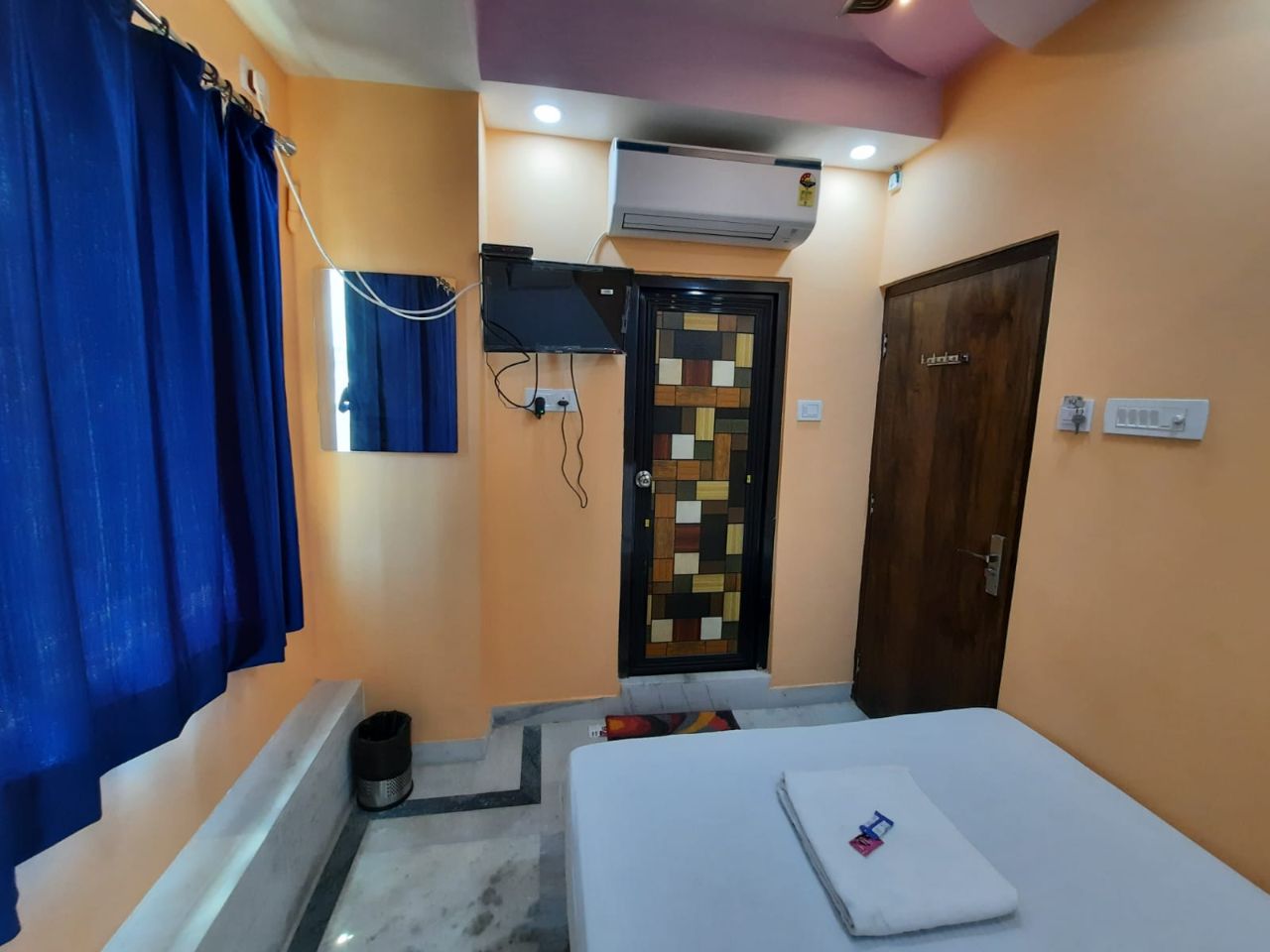 Crystal Inn Guest House in Kolkata
