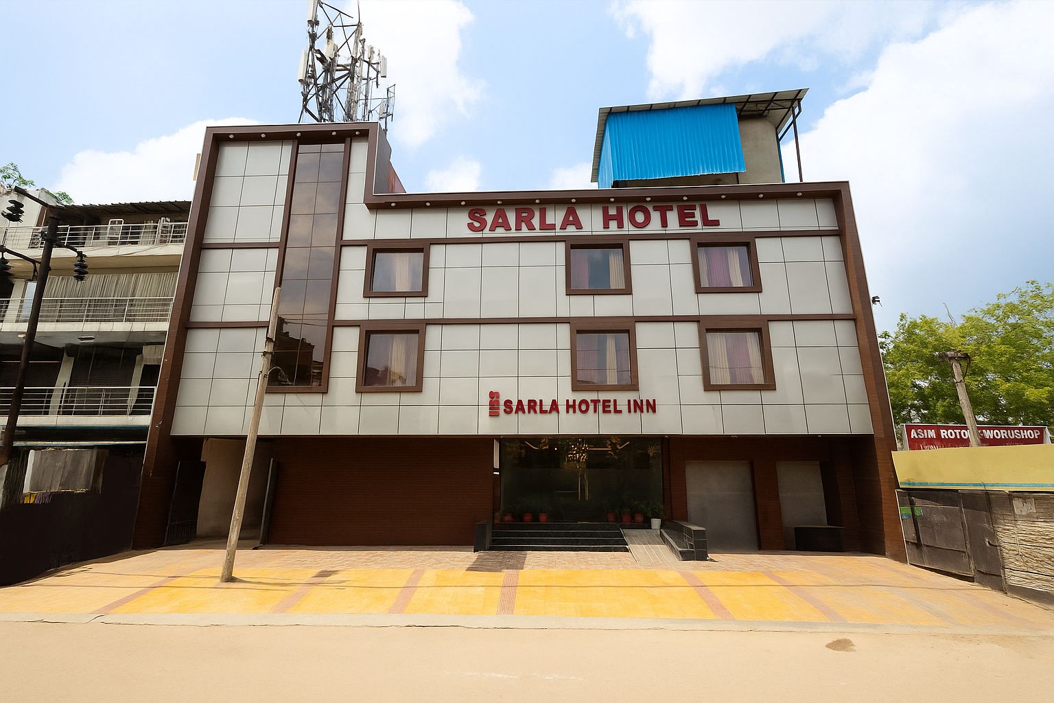 Hotel Sarla Inn in Noida