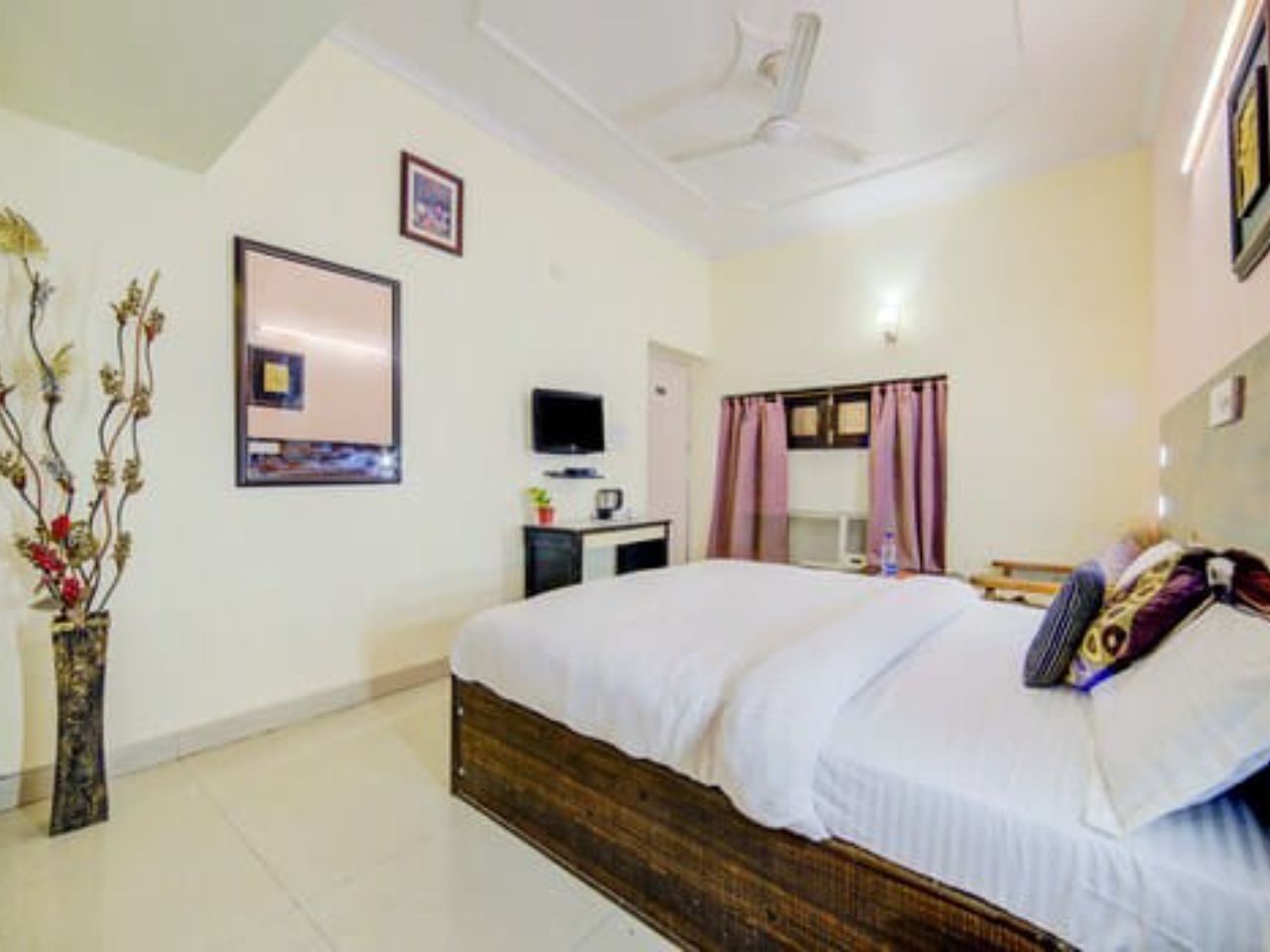 Hotel JPM The Oscar Hospitality in Delhi