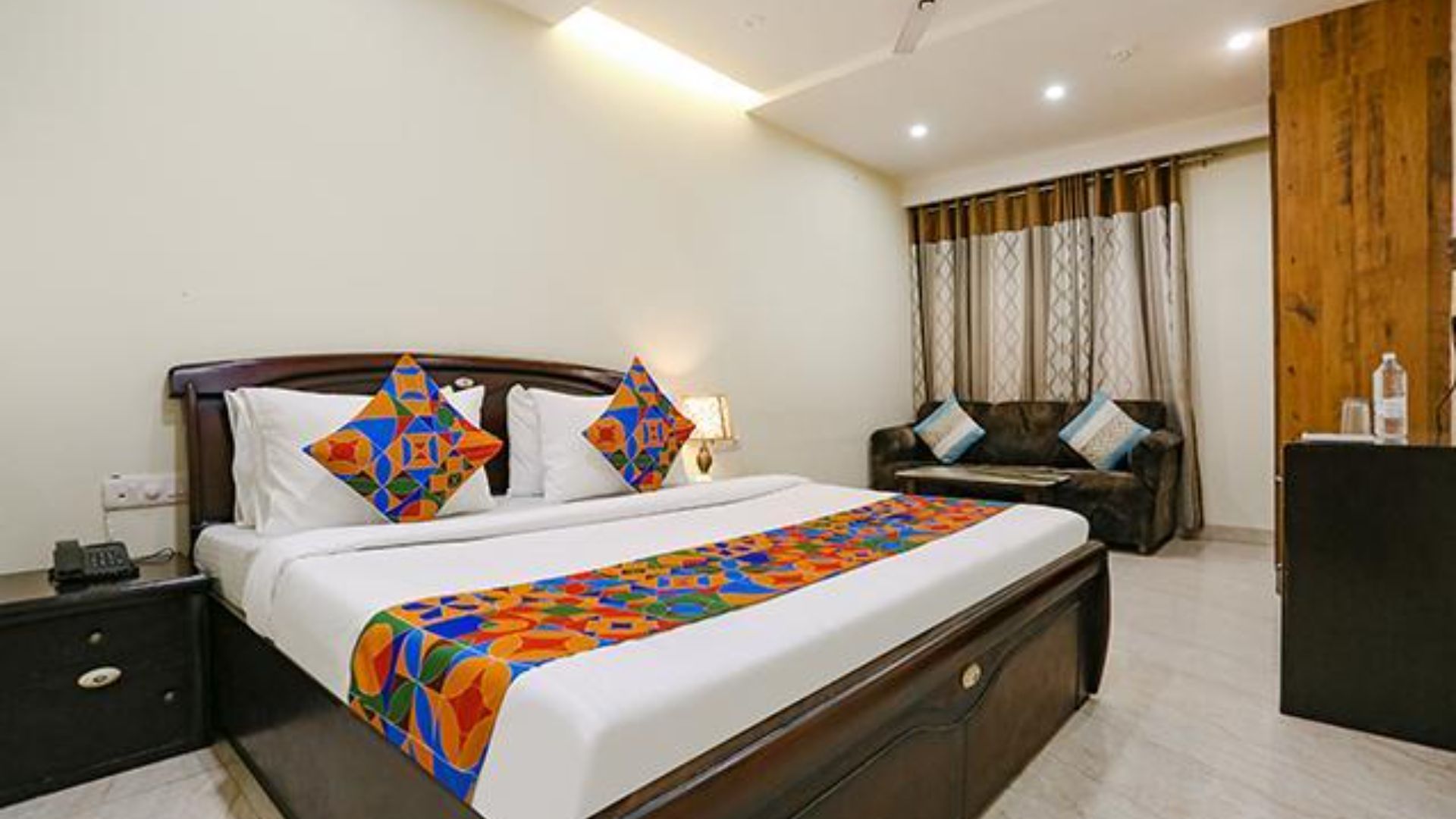 Hotel Prakash Continental in Delhi