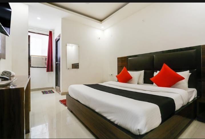 Hotel Orlov in Noida