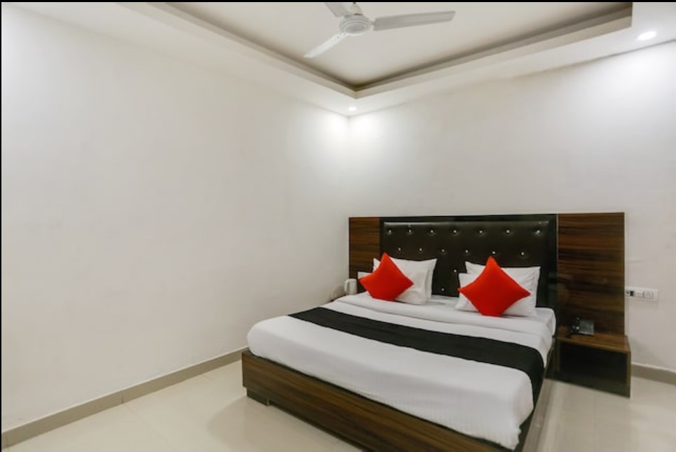 Hotel Orlov in Noida