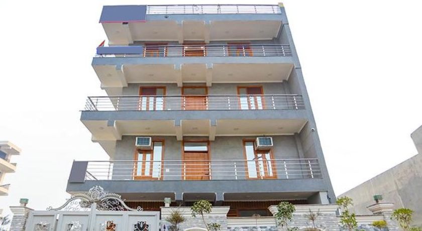 Hotel Signature in Noida