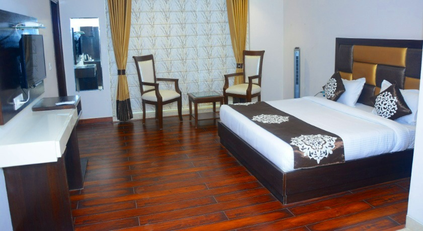 Hotel Aura Ip Grand in Delhi