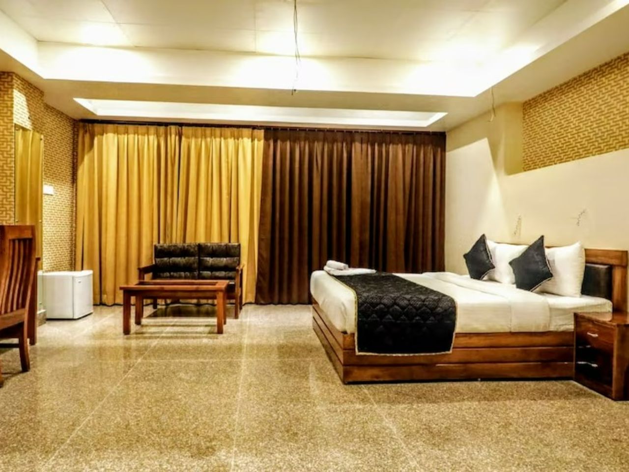 Hotel Tokyo Tower in Guwahati