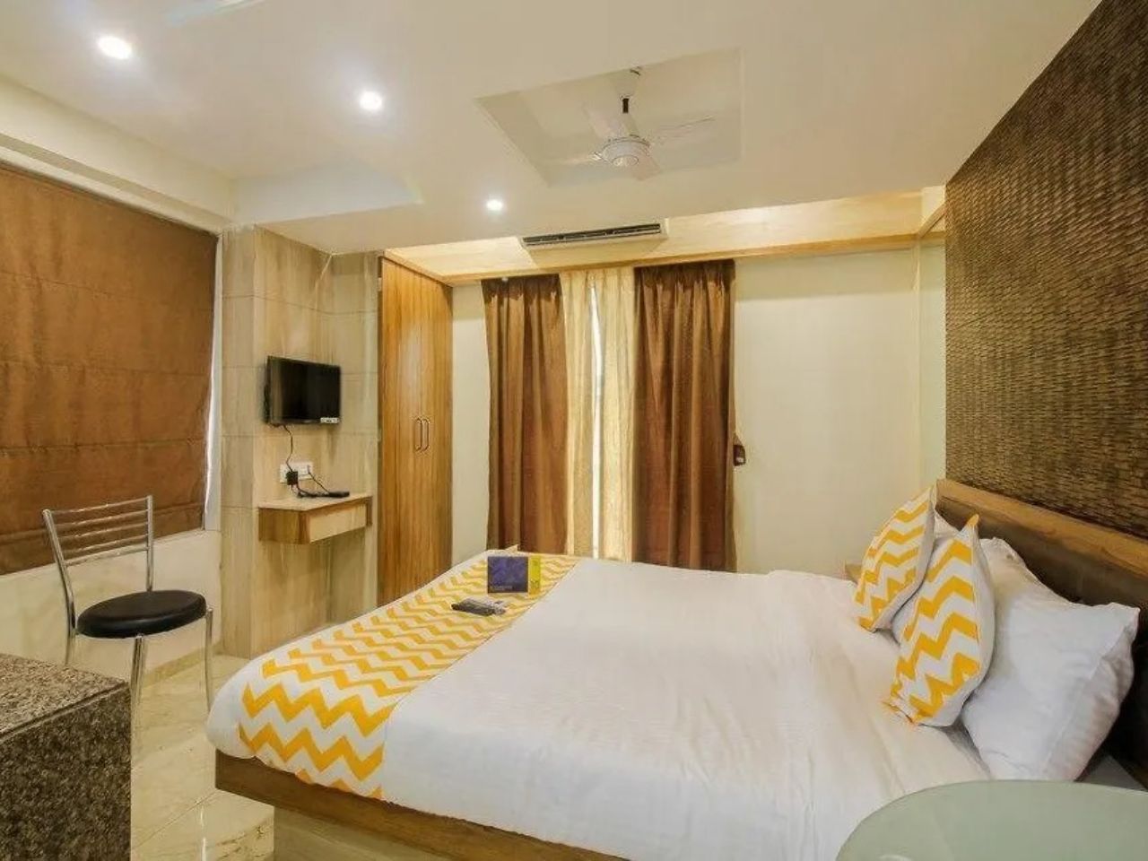 Hotel Blue Bell Residency in Thane