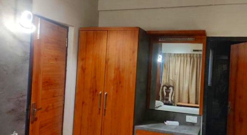 Hotel New Mini Mahal in Navi Mumbai