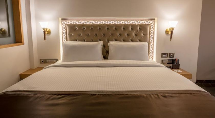 Hotel Peninsula Redpine in Mumbai