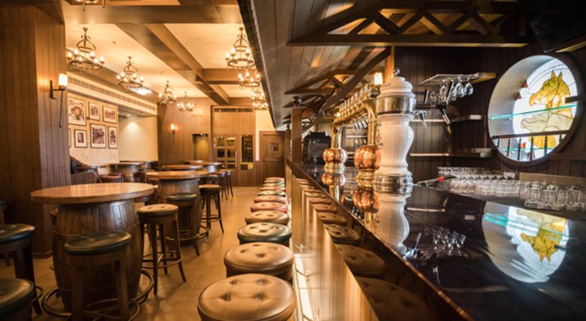 Hotel Peninsula Redpine in Mumbai