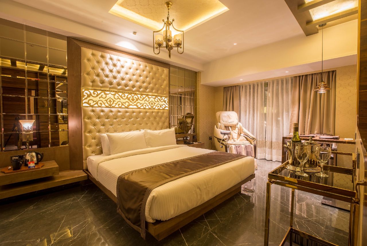 Hotel Peninsula Redpine in Mumbai