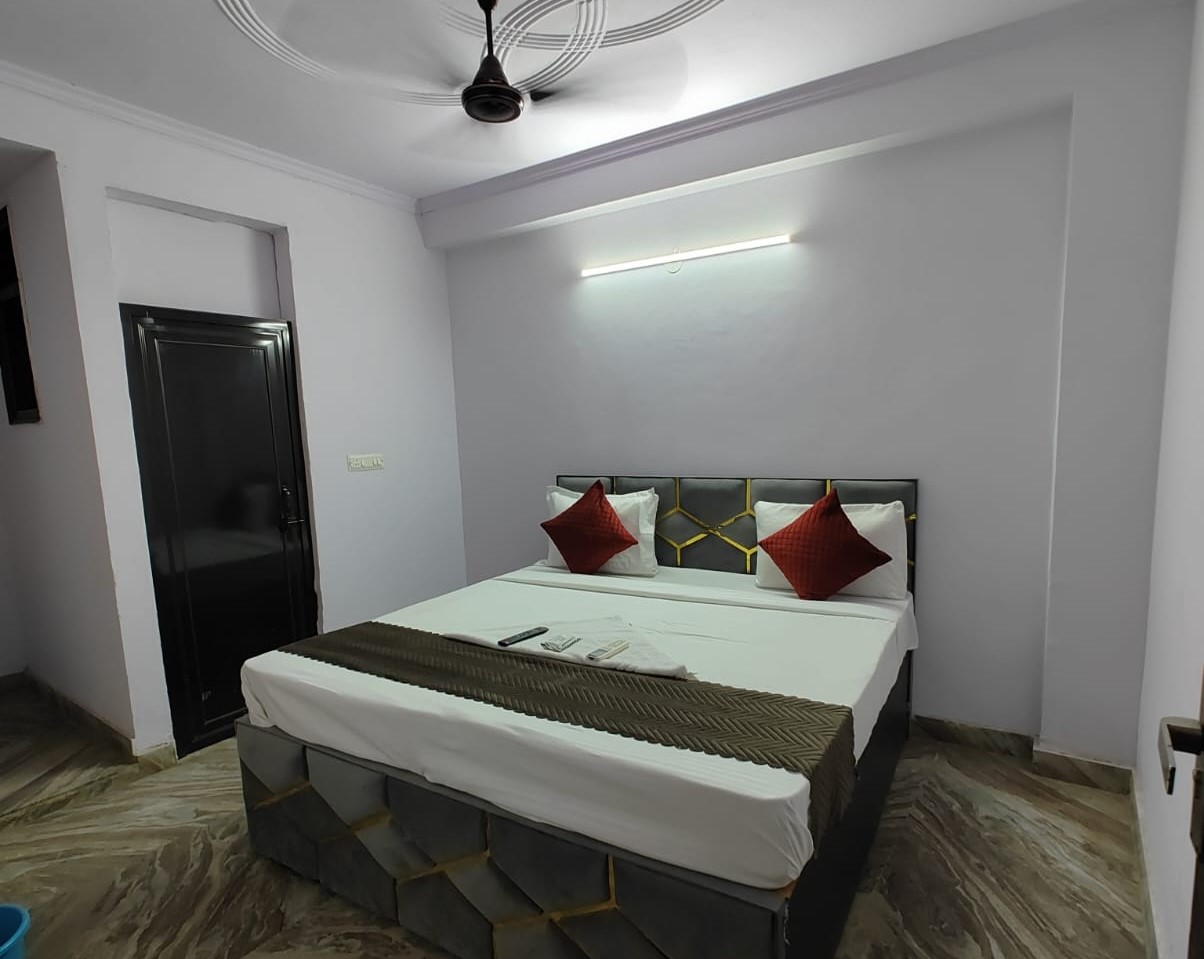 Hotel Diamond Residency in Delhi