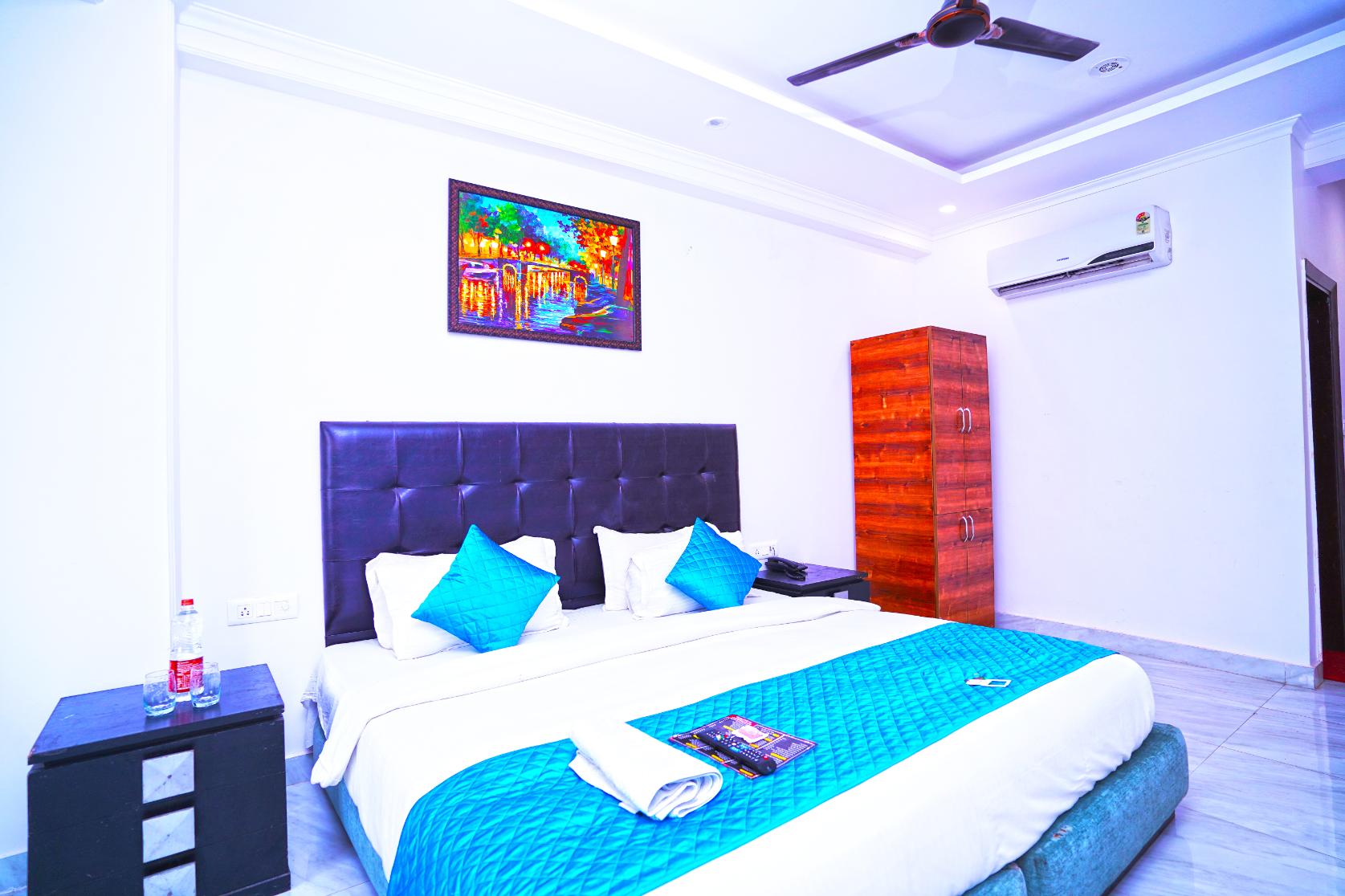 Hotel Moon Taj in Delhi