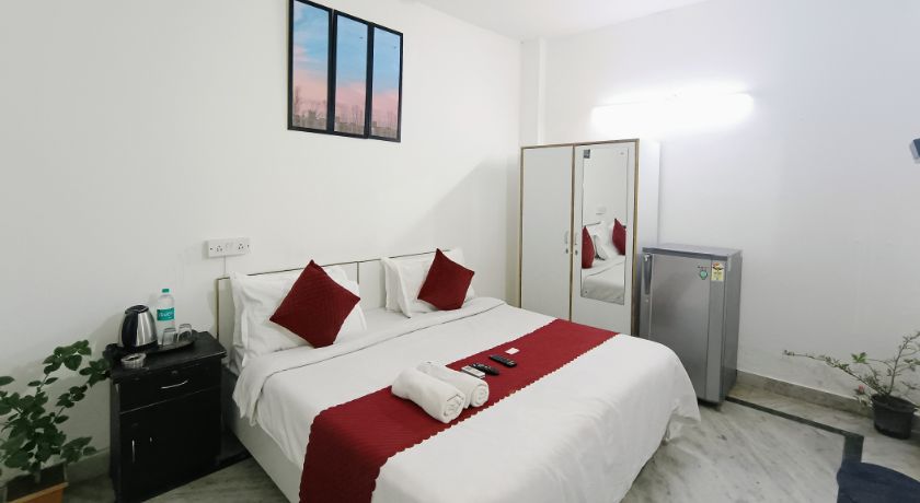 Hotel Hauz Khas Fort View in Delhi