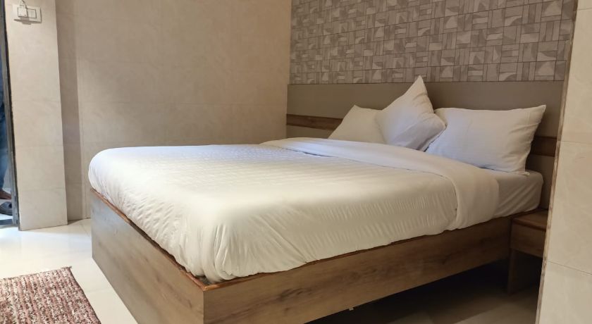 Hotel Eastern Plaza in Mumbai