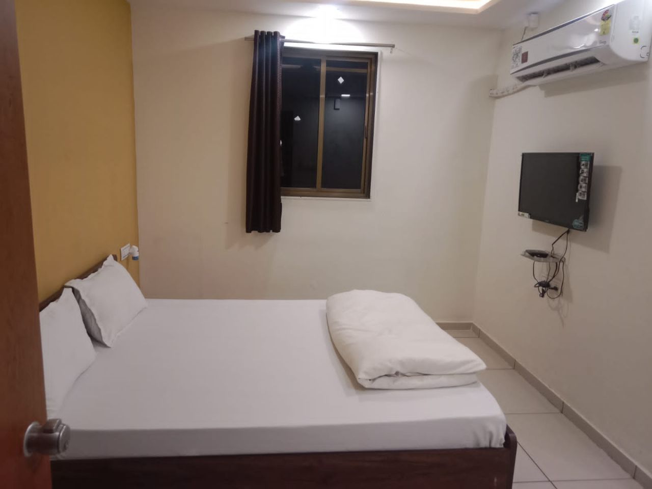 Hotel Shreejis in Gandhinagar