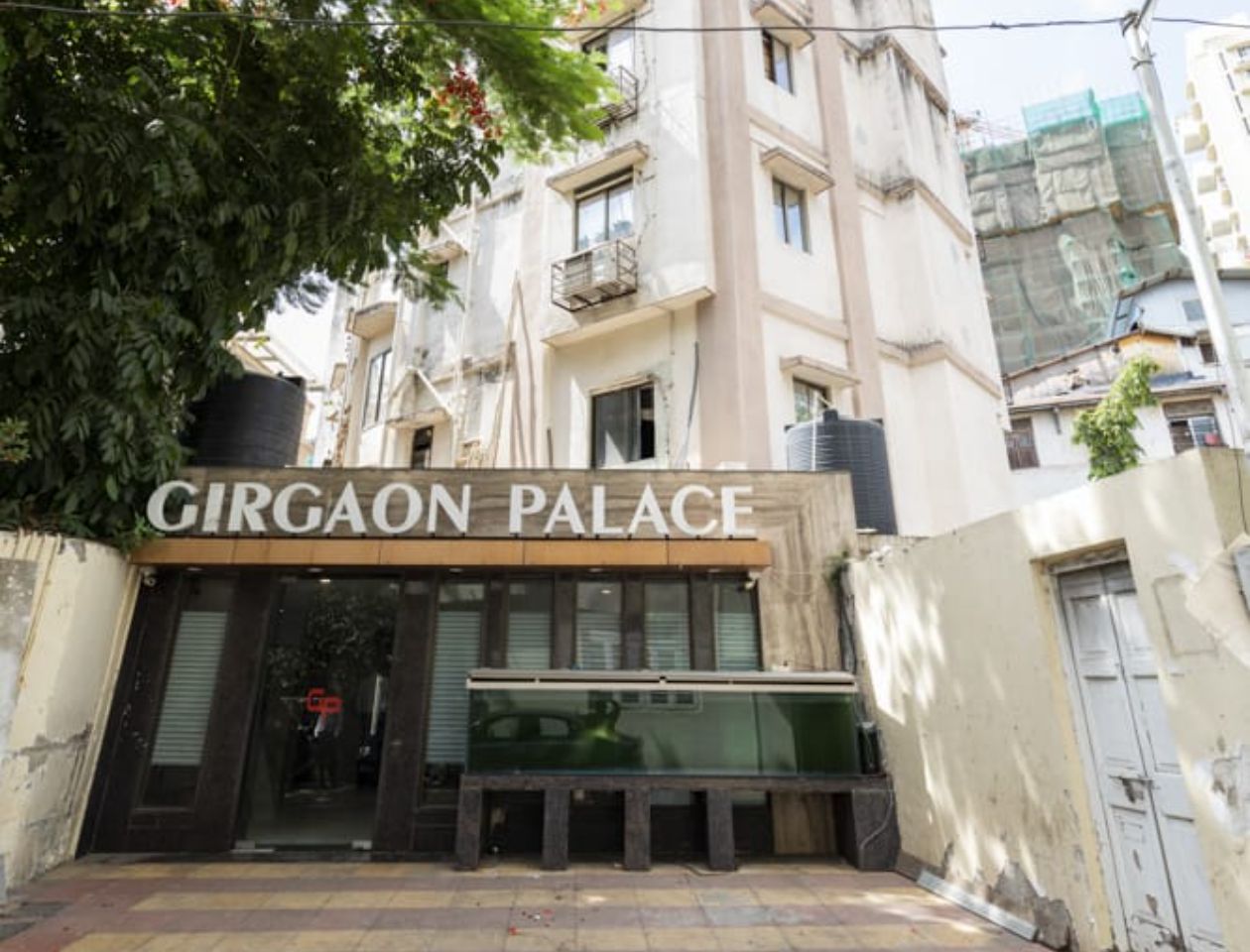 Hotel Girgaon Palace in Mumbai