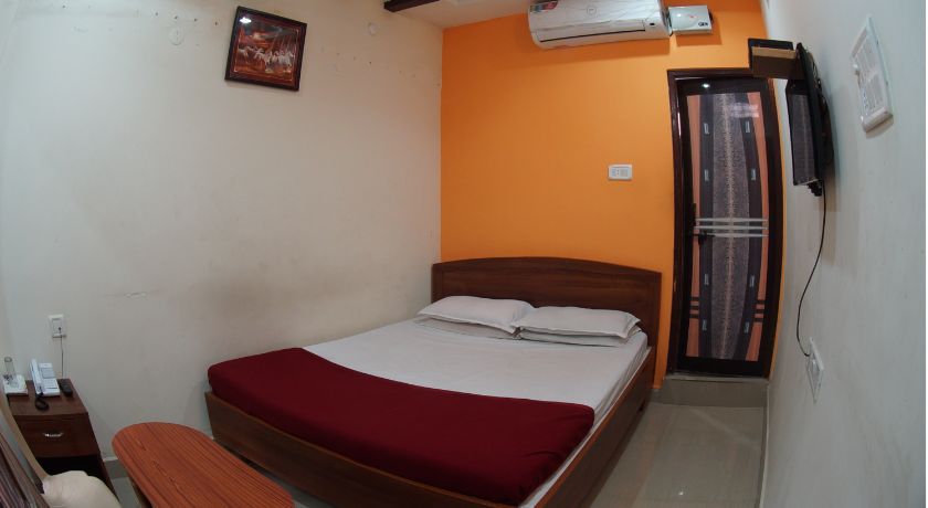 Hotel Mahesh Residency in Hyderabad