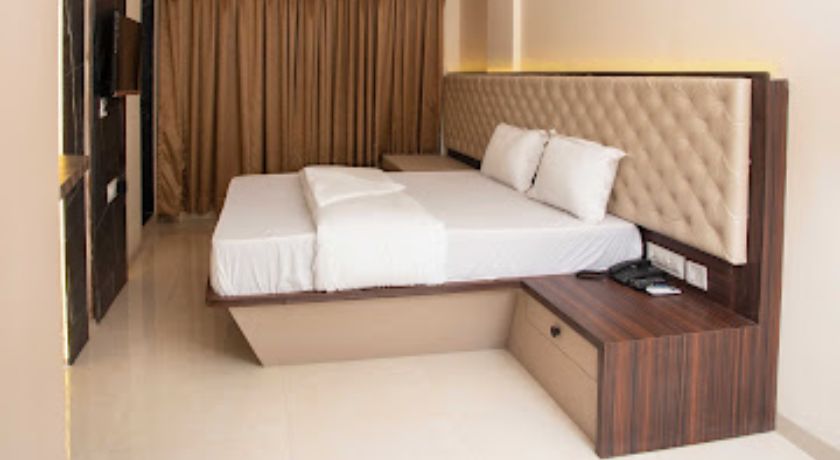 Hotel Mairead in Vasai