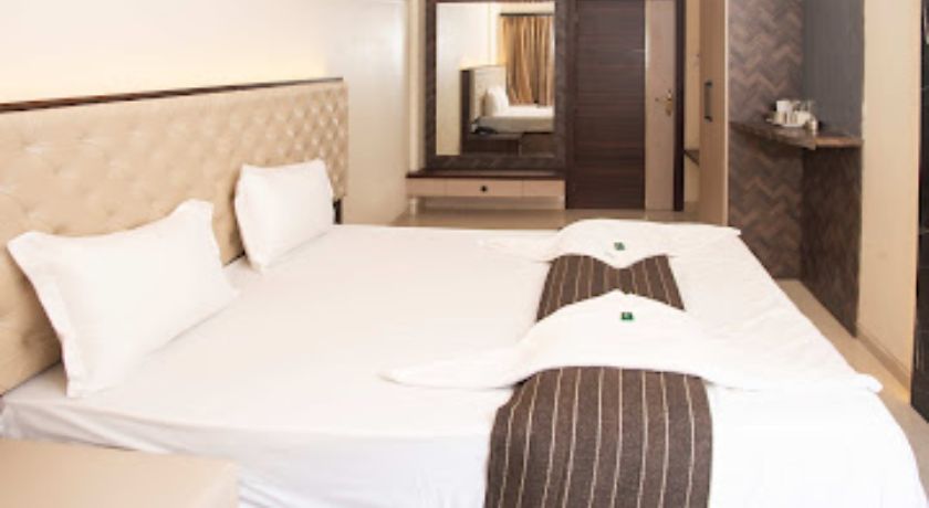 Hotel Mairead in Vasai