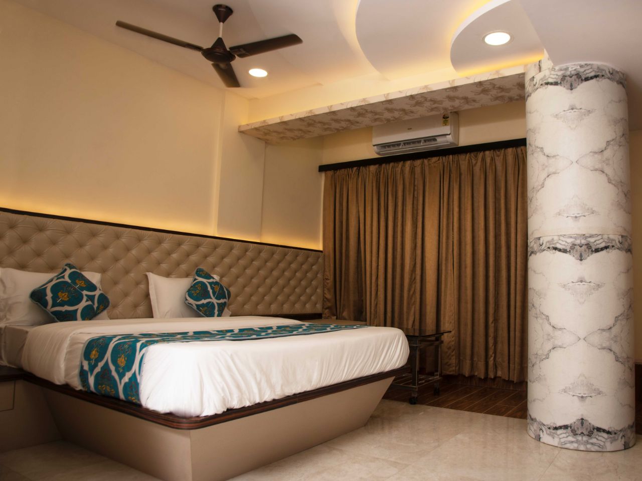 Hotel Mairead in Vasai