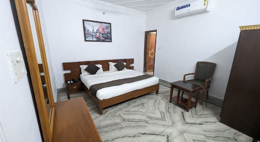Hotel Lecston inn in Delhi