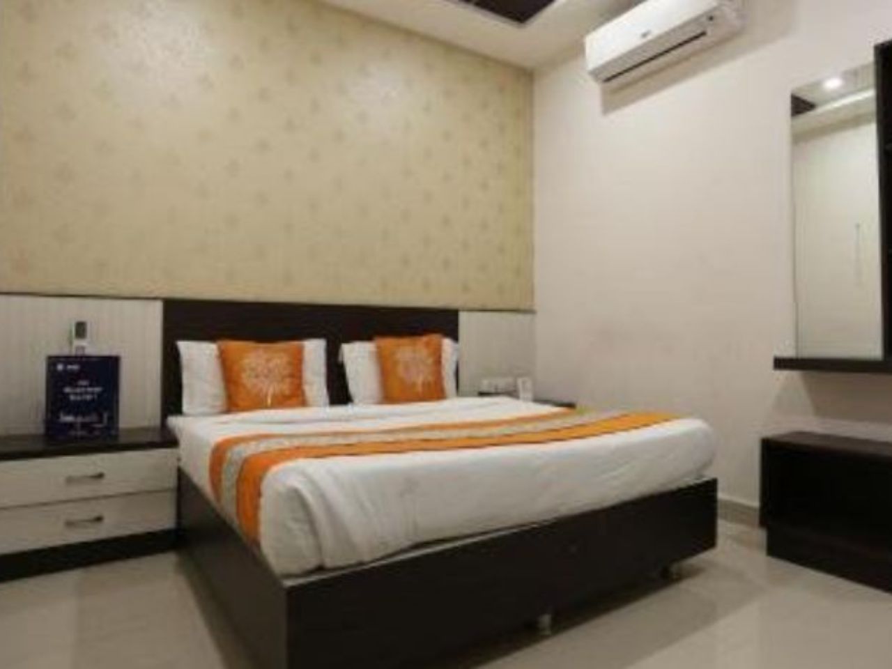 SSR Luxury Rooms in Hyderabad