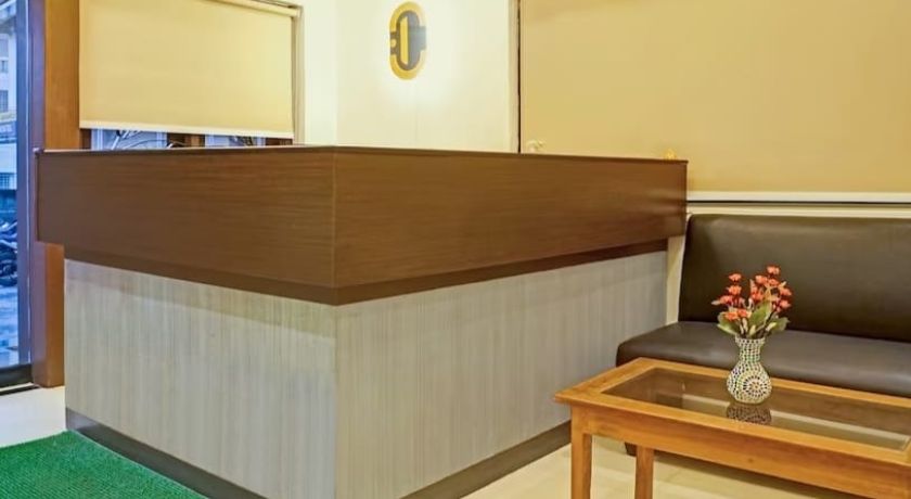 Hotel The Crown Inn in Pune