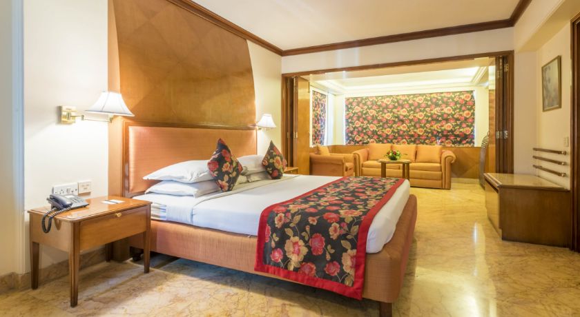 Hotel Parle International in Mumbai