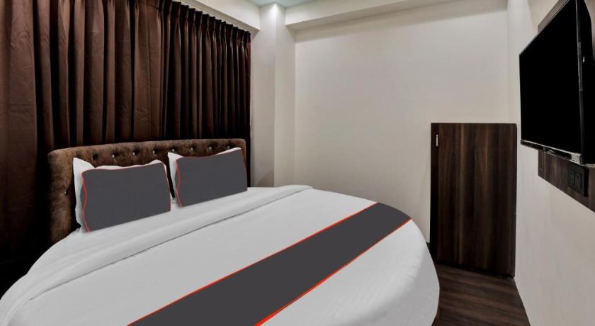 Hotel Raviraj Capital in Surat