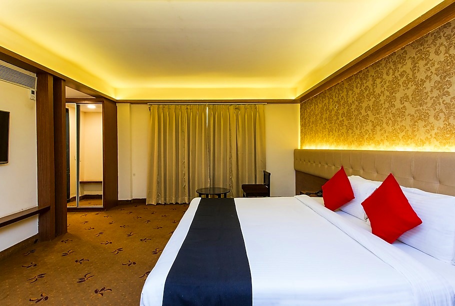 Hotel Solaris Indore in Indore