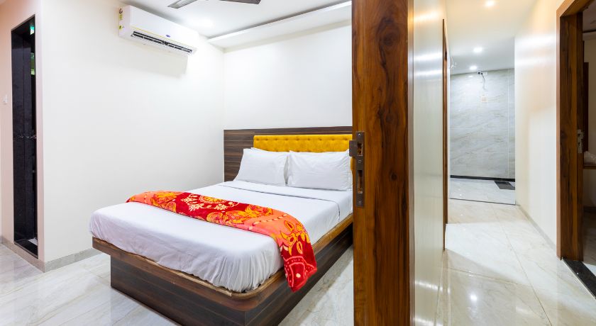 Hotel Samrat Palace in Mumbai