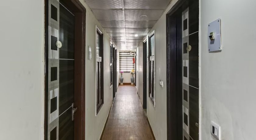 Mona Regency Hotel And Banquet in Delhi