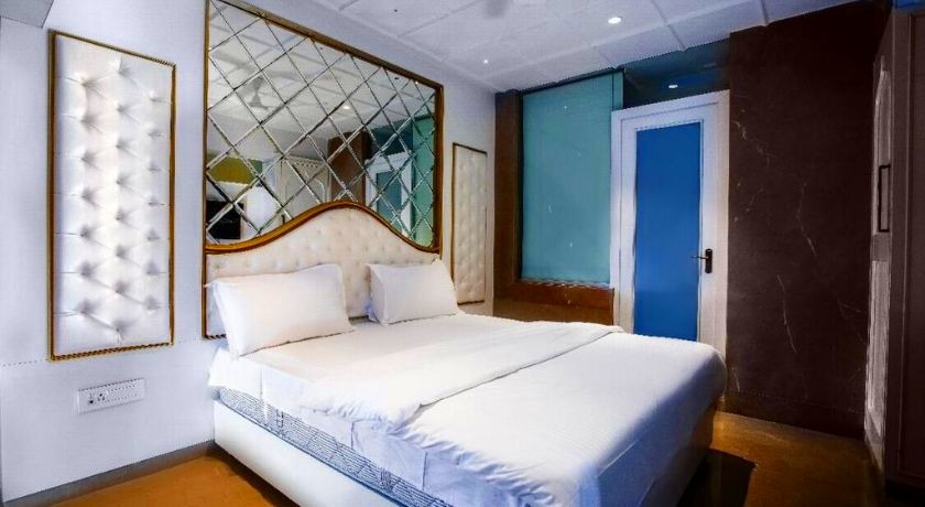 Gold Crest Business Hotel in Navi Mumbai